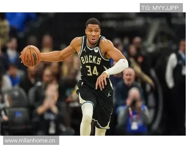 球迷炸锅:字母哥这一行为引热议! 球迷炸锅:字母哥这一行为引热议!