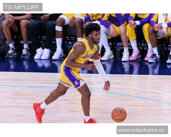 球星私生活大曝光:最新绯闻与感情波动引发球迷热议 球星私生活大曝光:最新绯闻与感情波动引发球迷热议